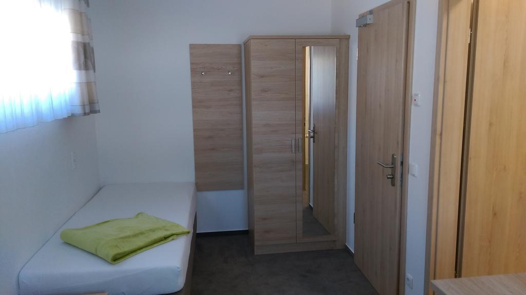 Gasthaus Pension Rezatgrund Windsbach Luaran gambar