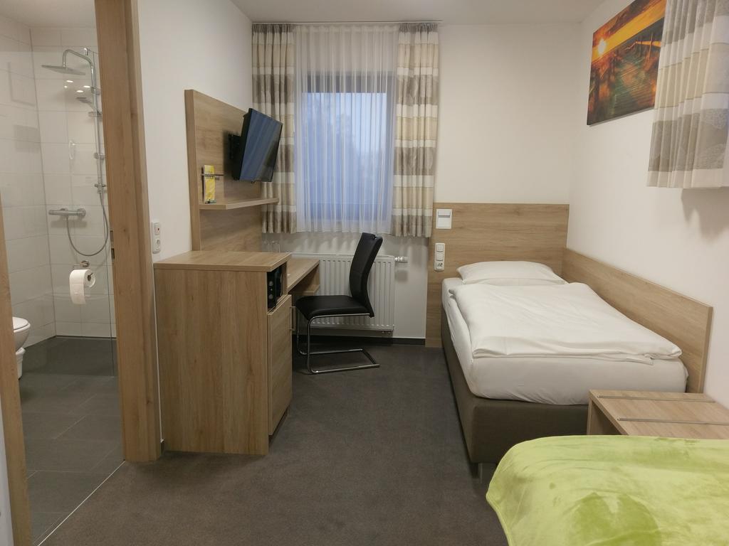 Gasthaus Pension Rezatgrund Windsbach Luaran gambar