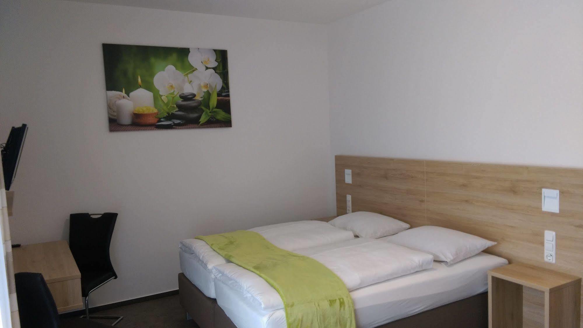Gasthaus Pension Rezatgrund Windsbach Luaran gambar