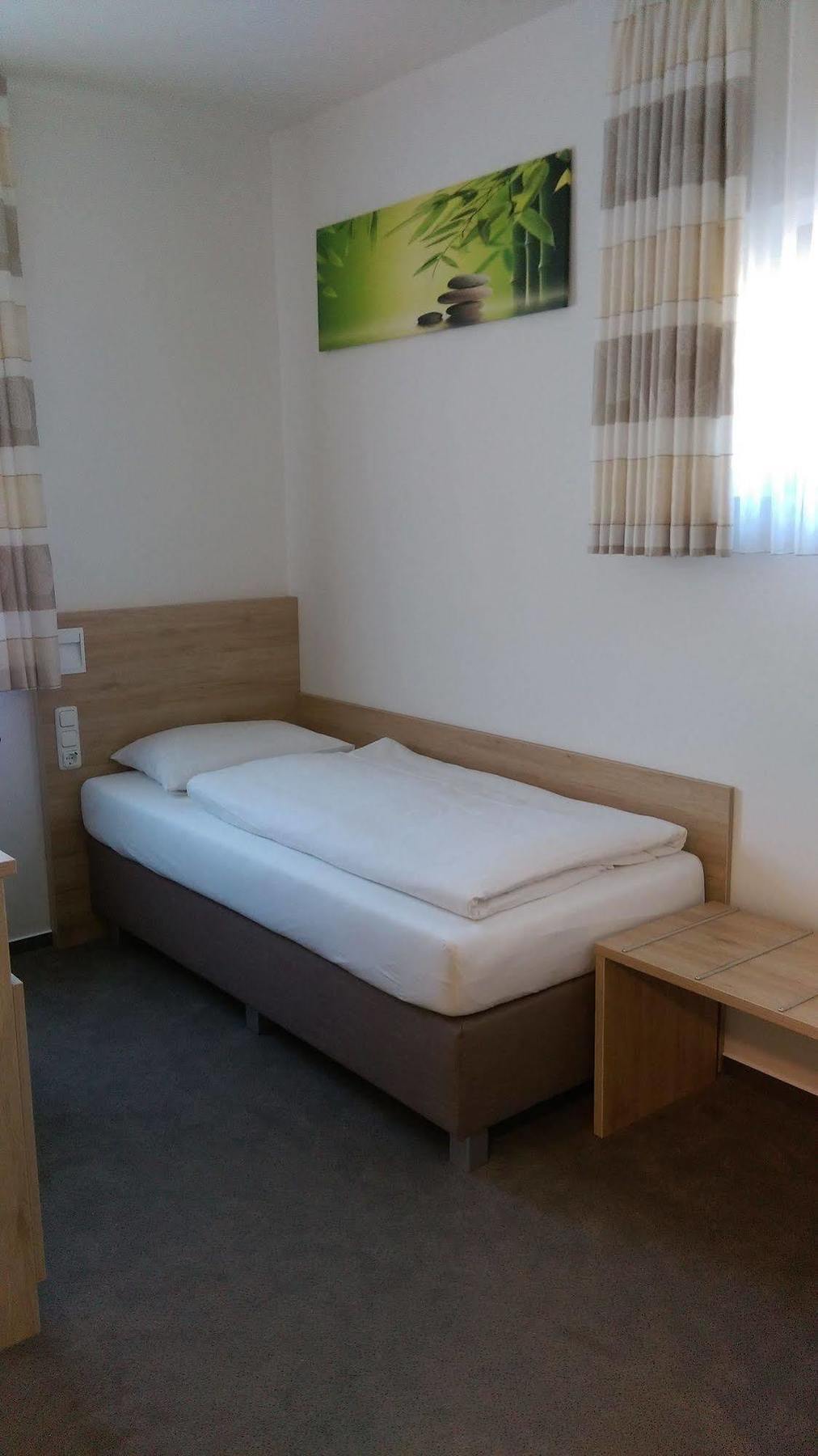 Gasthaus Pension Rezatgrund Windsbach Luaran gambar