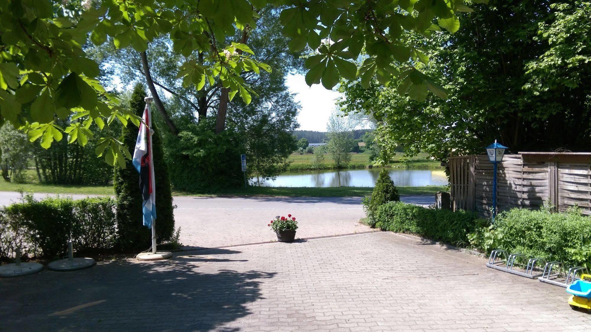 Gasthaus Pension Rezatgrund Windsbach Luaran gambar
